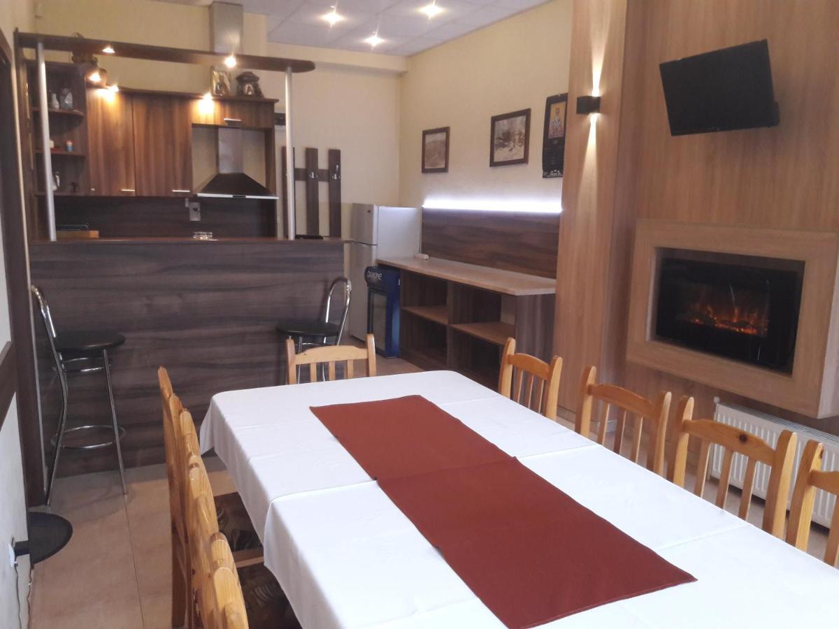 Advel Guest Hous Hotell Madzhare Eksteriør bilde
